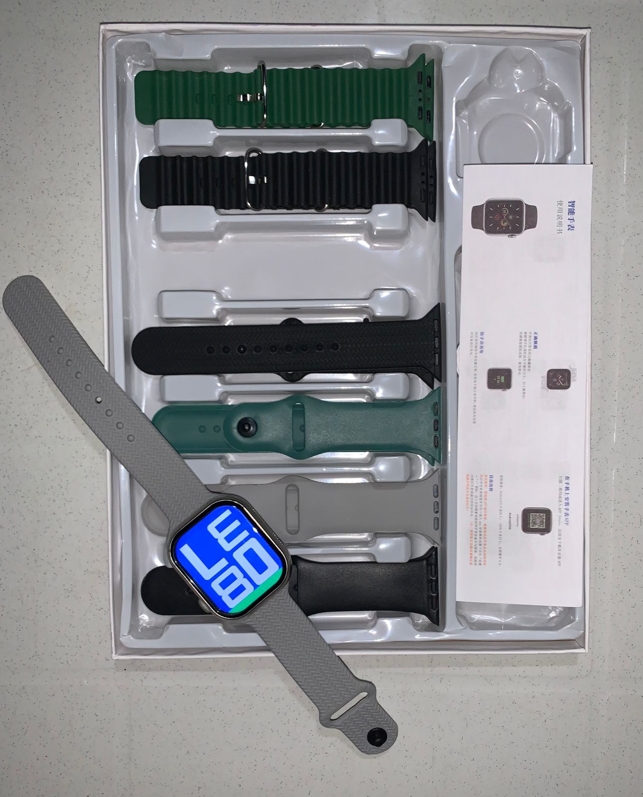 7+1 Smart Watch Series 10( Amoled Display , Fitness Tracking , Telephone Remind)