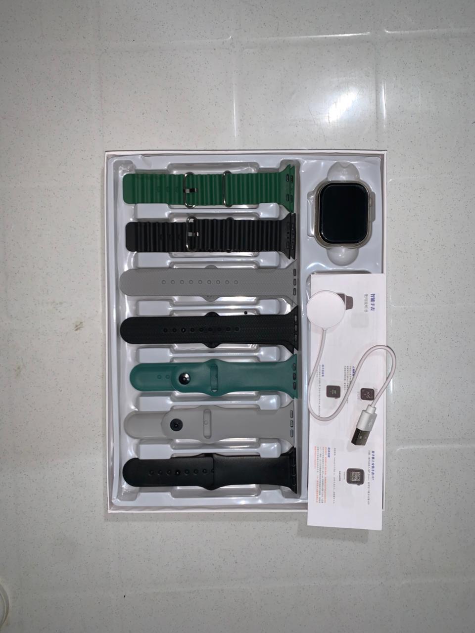 7+1 Smart Watch Series 10( Amoled Display , Fitness Tracking , Telephone Remind)